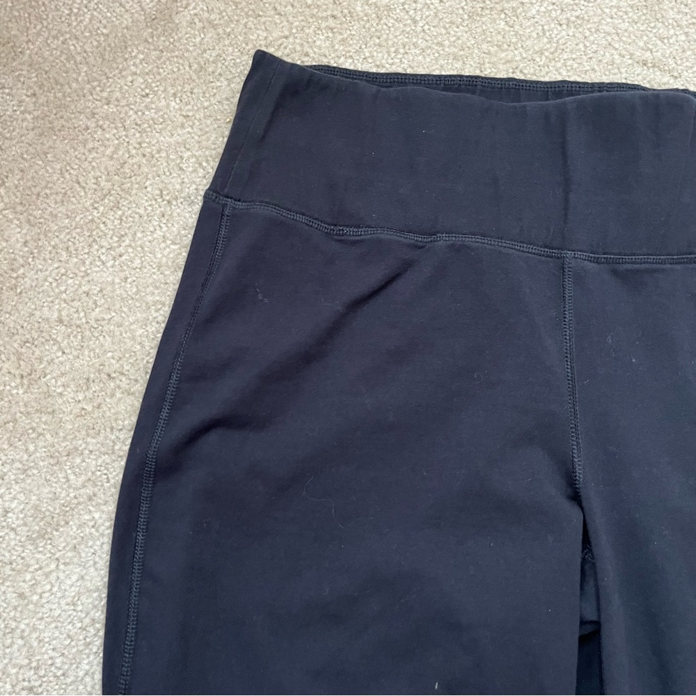 Livi | High Rise Signature Stretch Yoga Pants - Picture 5 of 5